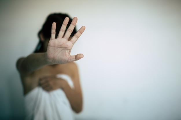 Przemoc seksualna to problem społeczny wymagający uwagi